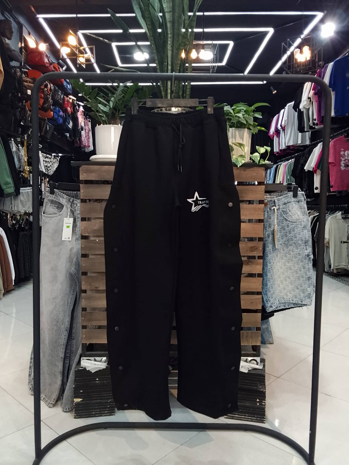 IMG_20250926_162748 شلوار دورس بقل دکمه کد 1904 - Image 1