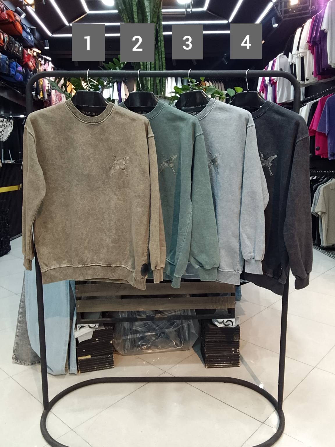 InShot_۲۰۲۵۱۰۱۱_۲۰۱۲۲۰۸۴۴ دورس گلدوزی پرنده کد 1964 - Image 1