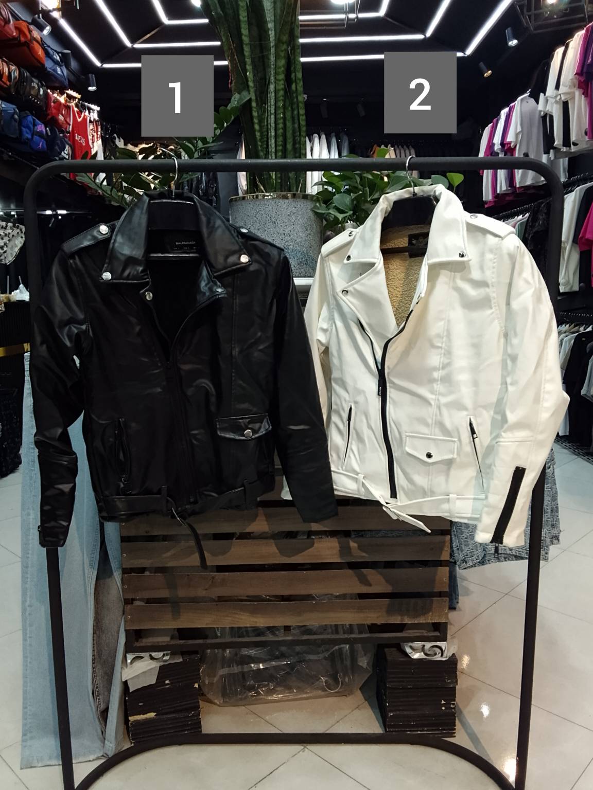 InShot_۲۰۲۵۱۰۱۱_۲۰۱۳۰۶۱۲۵ بابمبر جکت چرم کد 1965 - Image 1