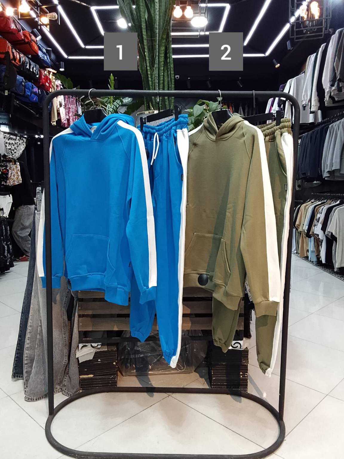 InShot_۲۰۲۵۱۲۱۳_۱۹۵۰۰۶۶۸۶ ست هودی و شلوار کد 2148 - Image 1